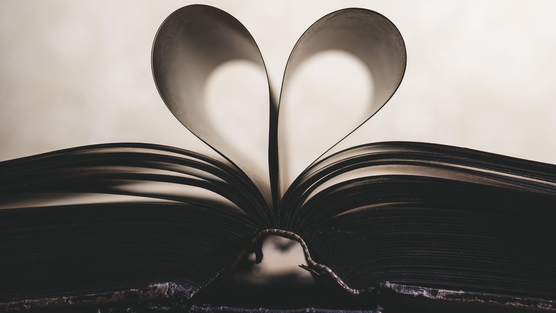 book-close-up-heart-159526