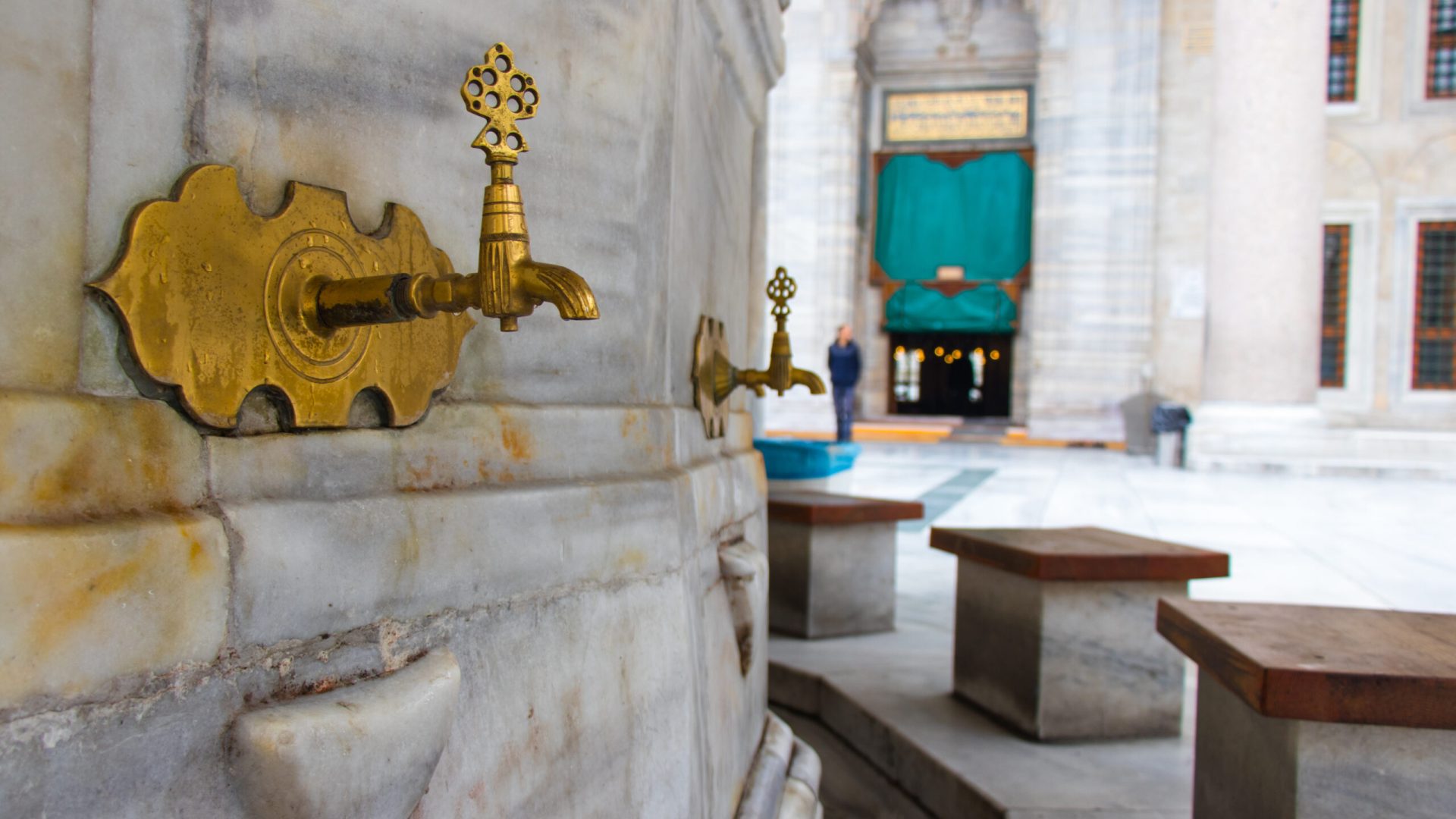 Places,For,Islamic,Ritual,Ablution,(wudu),In,Fatih,Mosque