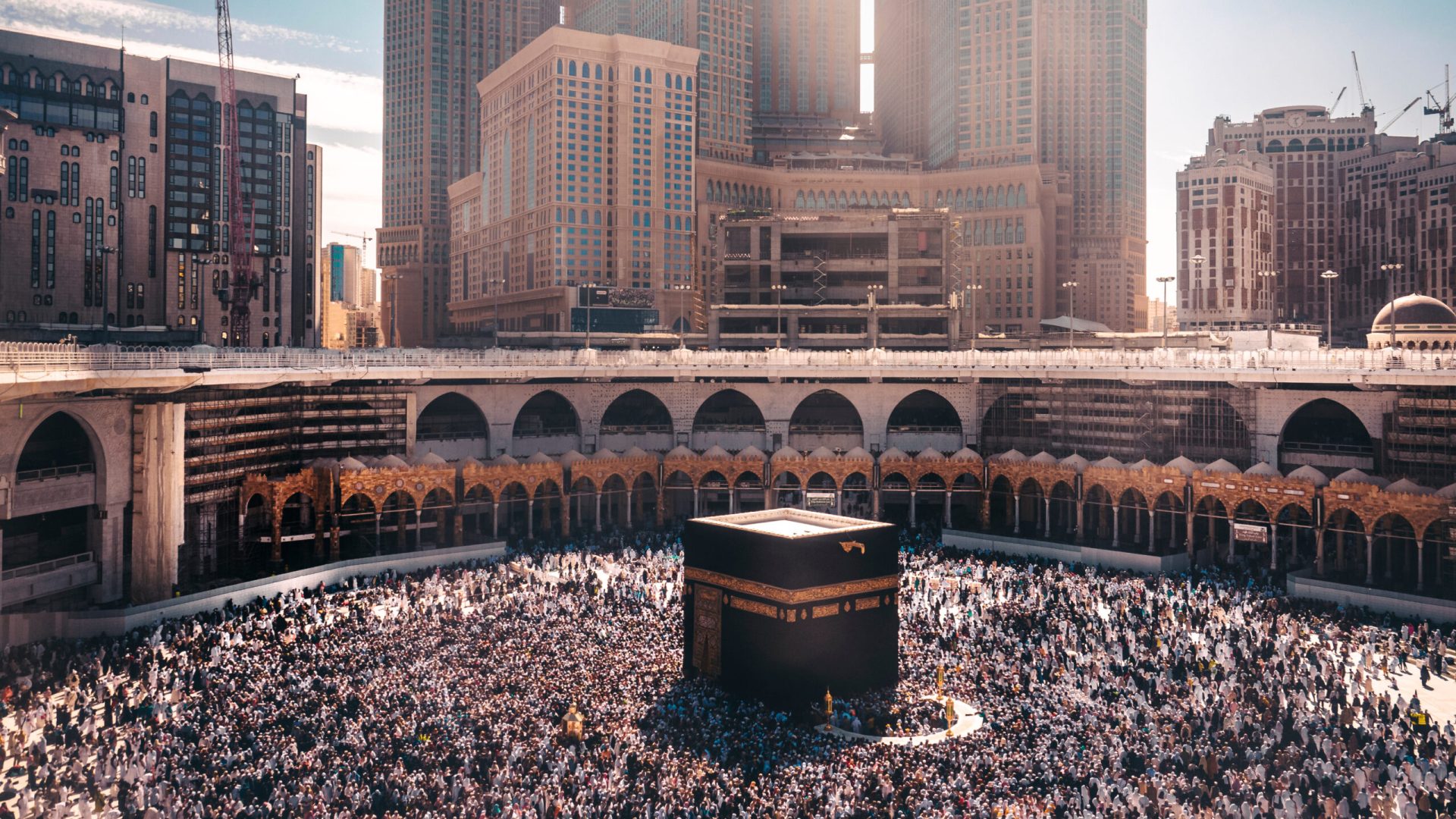 The,View,Of,Muslim,People,Facing,The,Centre,Of,Kaaba