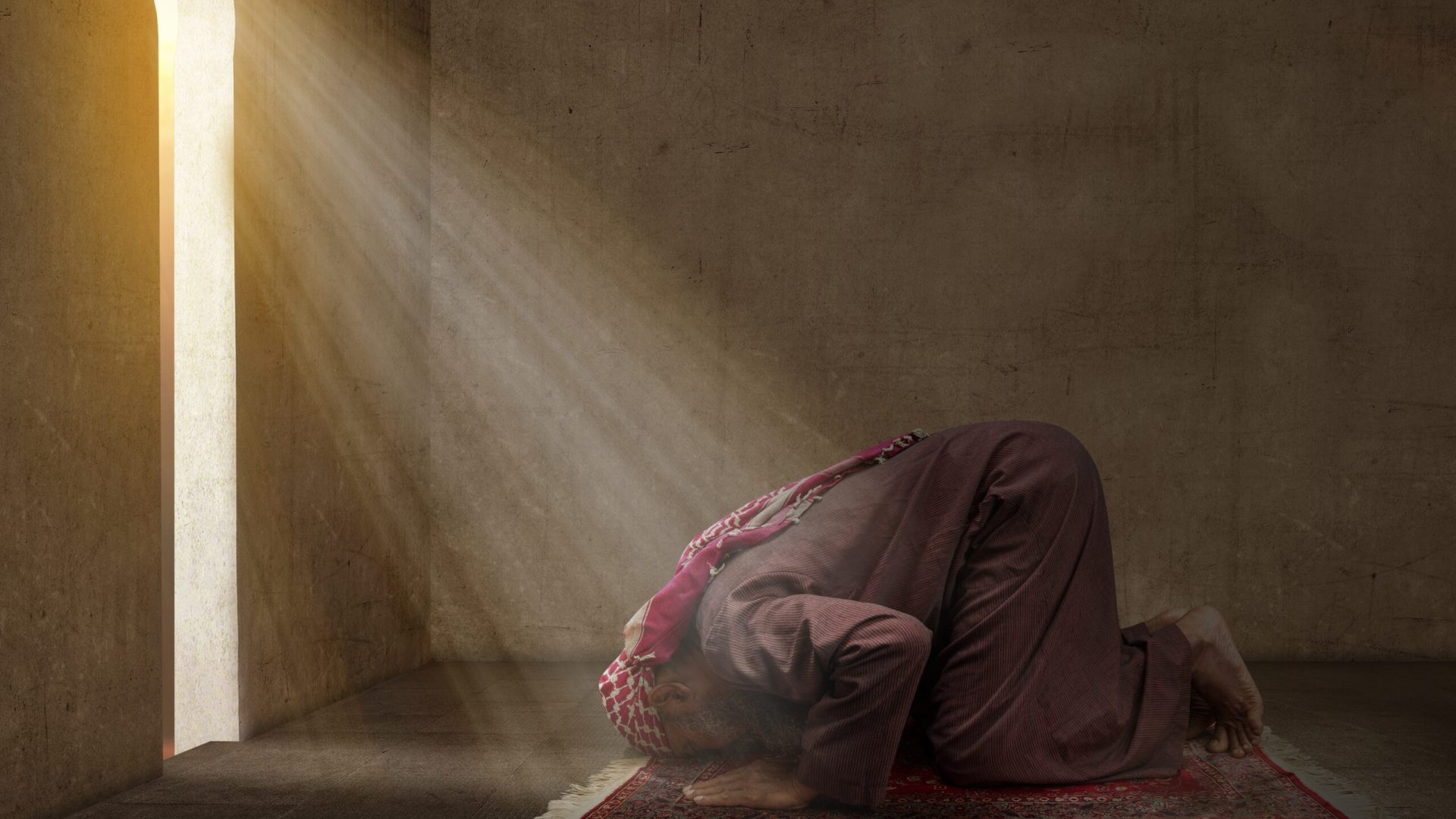 Muslim,Man,With,A,Beard,Wearing,Keffiyeh,With,Agal,In