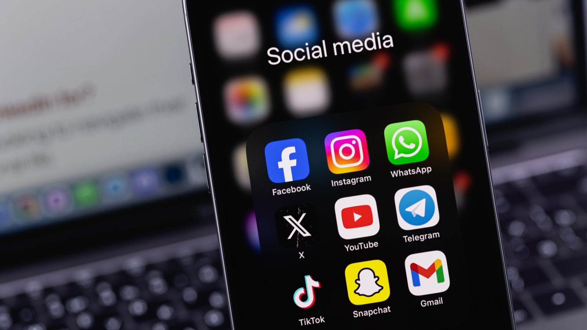 Smartphone,With,Mobile,Apps,Closeup,,Facebook,,Instagram,,Whatsapp,,Twitter,X,