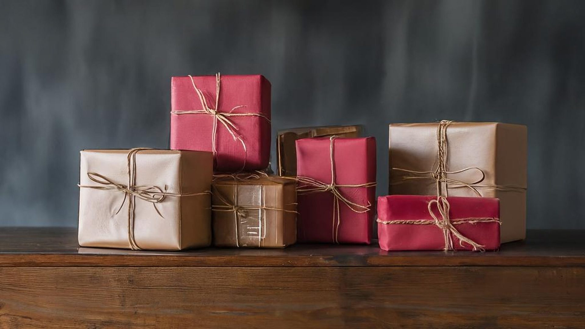 Indoor,Photo,Of,10,Gifts,Wrapped