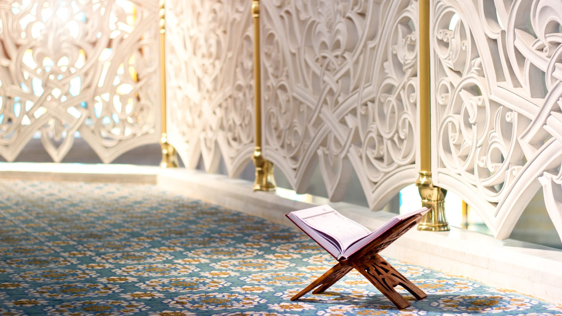 Quran,-,Holy,Book,In,The,Mosque